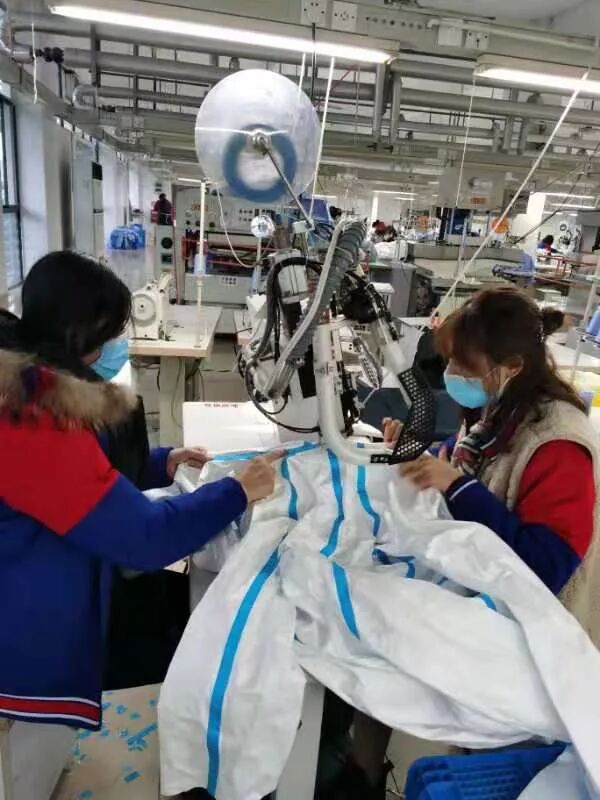 支援前线!TTK涂泰克加急生产捐赠抗菌防护服面料,共克时艰、战“疫”到底!