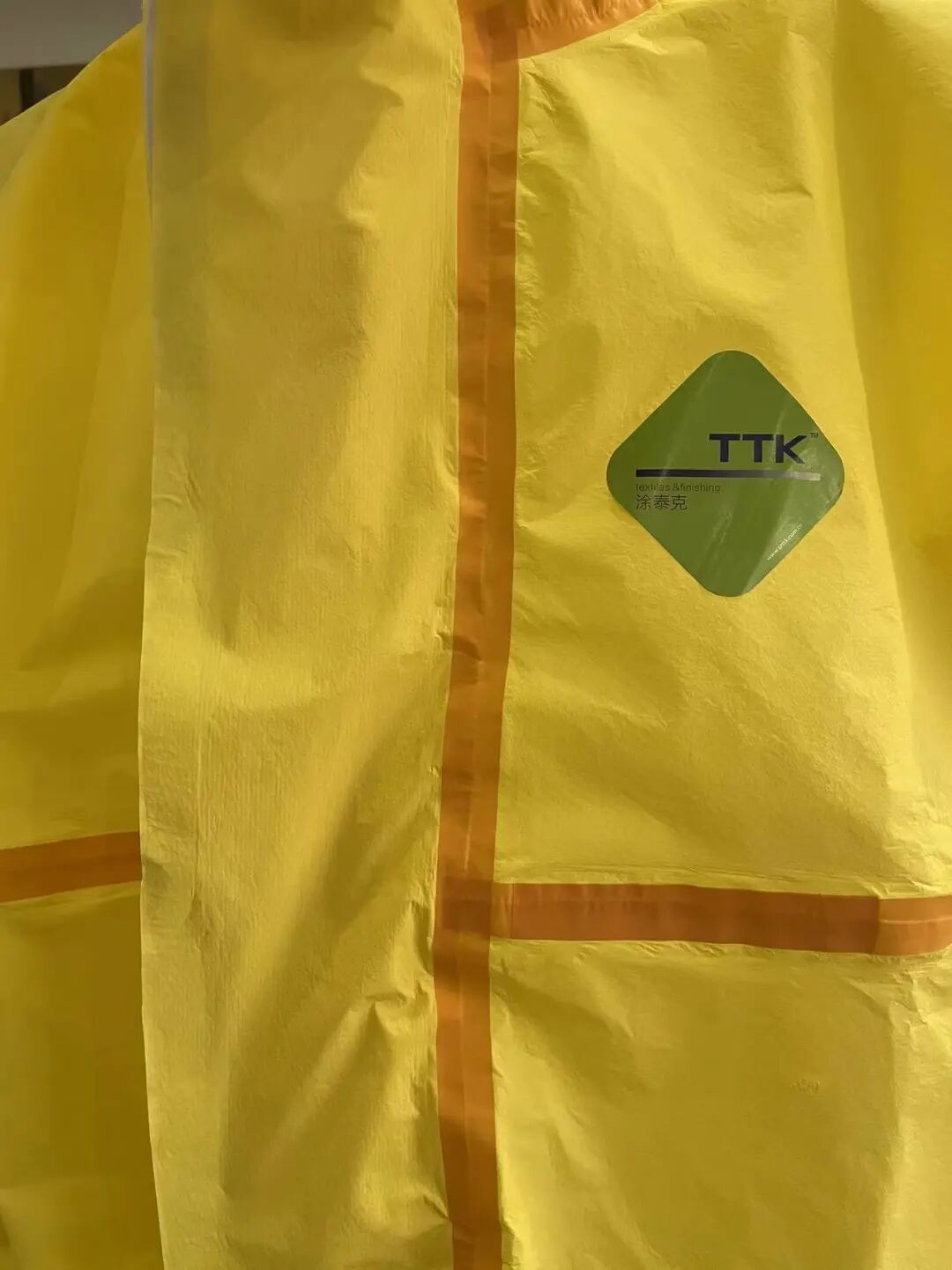 披黄甲,抗病毒 | 防控就是责任,TTK®黄色系抗病毒防化服应运而生!