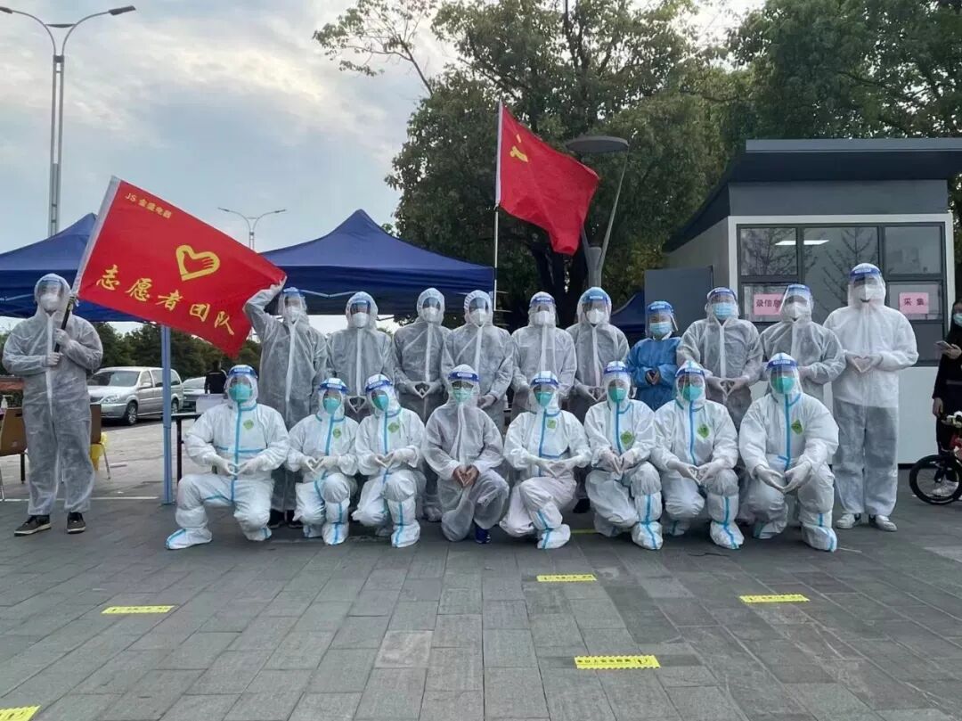 母亲节特辑丨记“疫”里她们被称为英雄,但也是母亲